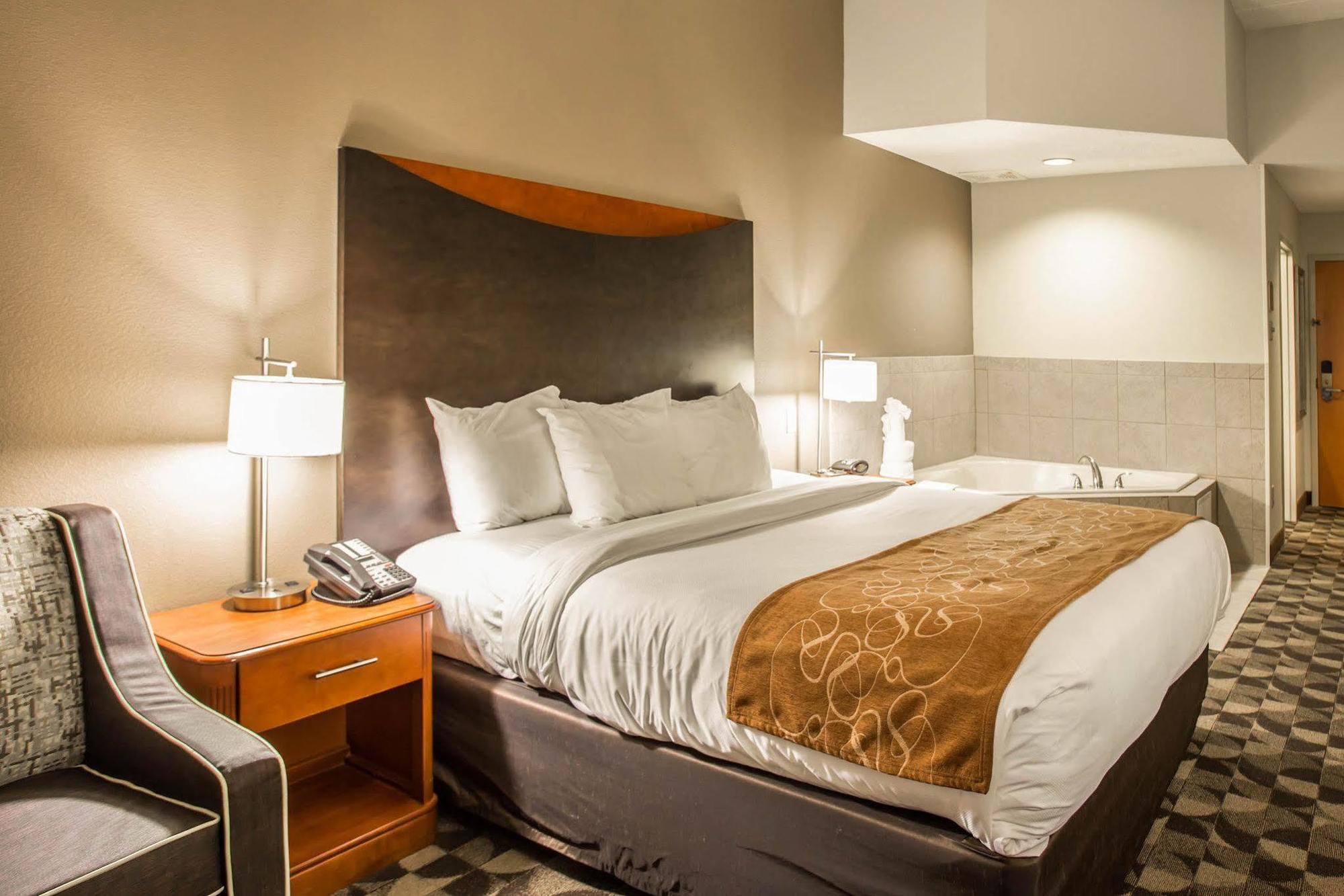 Comfort Suites Columbia At Harbison Exterior foto