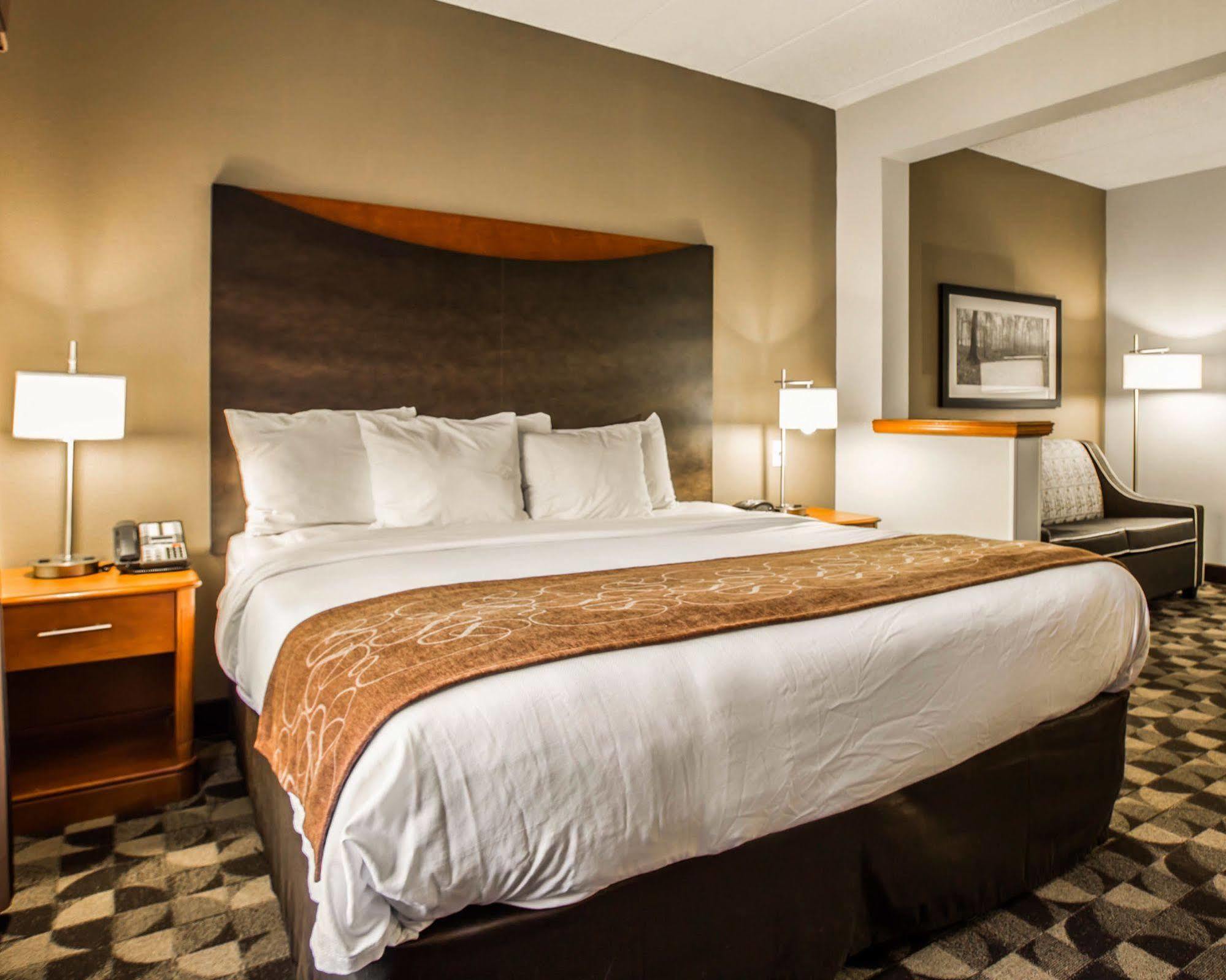 Comfort Suites Columbia At Harbison Exterior foto